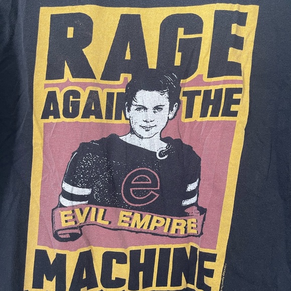 Graphic T-Shirt - Picture 2 of 5